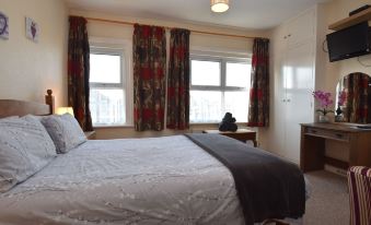 Tilling View with Private Parking