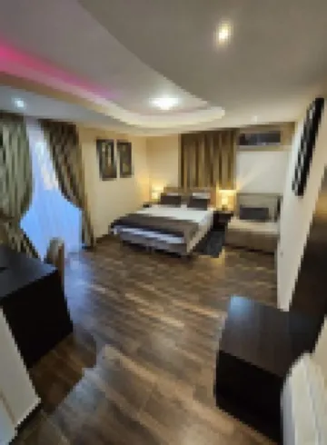 أوليمبيك أبارتمنتس ويلنيس آند سبا Hotels near زيمون