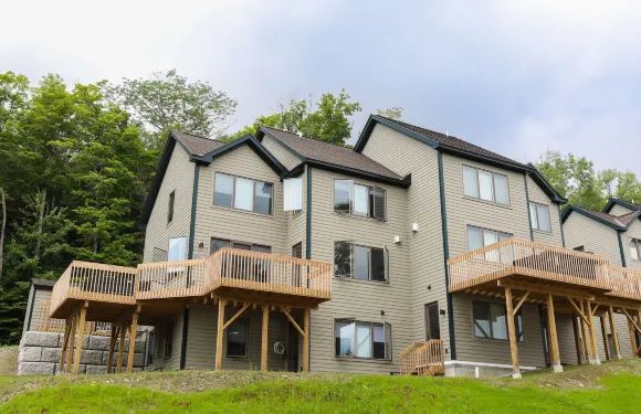 奧基莫冬季廣場, Vail Resorts物業