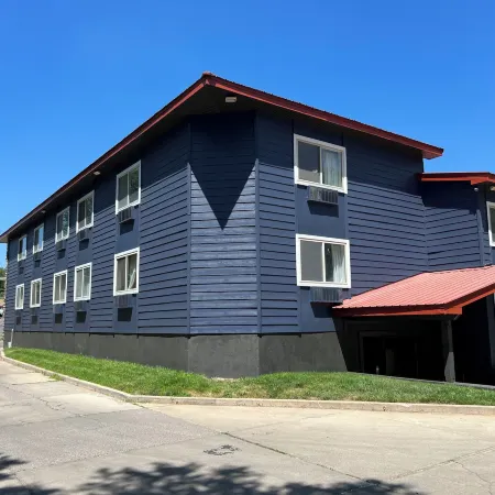The Junction Hotel and Hostel