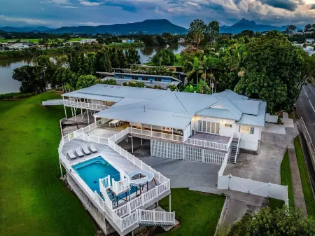 Hamptons White House