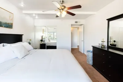 Walk 2 Old Town - Pool View Fashion Square Hotels near Scottsdale Stadium