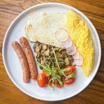 Phi Phi at Pier - breakfast