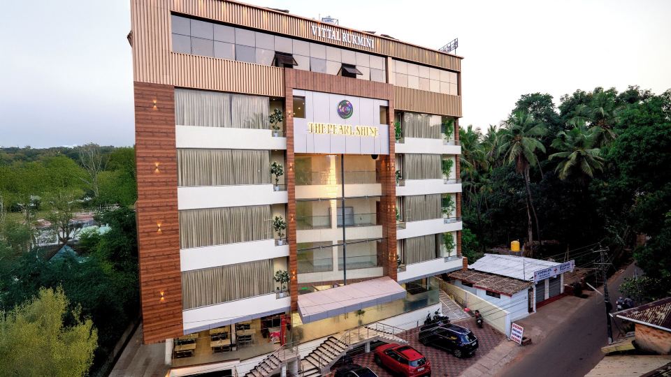 HOTEL THE PEARL SHINE
