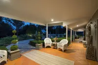 Thistle Hill Guesthouse - Walk to Many Wineries and Restaurants Hotels in Broke