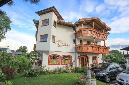 Hotel Sonnenhof - Bed & Breakfast & Appartements Отели в г. Наттерс