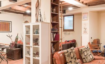 Willow Apt with Shared Pool