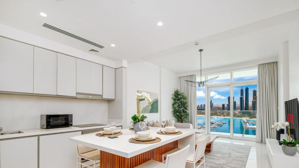 Lux the Luxury Sunrise Beachfront Suite 1