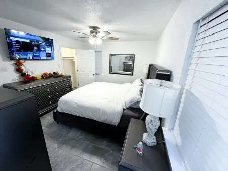 Deer Hill - Charming 3-bedroom house with WiFi and AC overlooking Copperas Cove