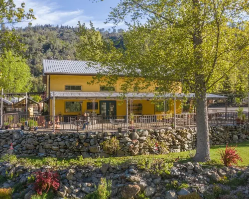 Strawhouse Resorts Hotels in Trinity County