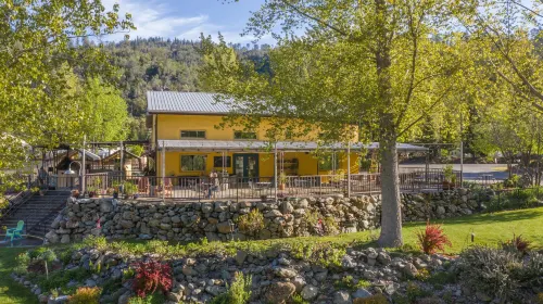 Strawhouse Resorts Hotels in Trinity County