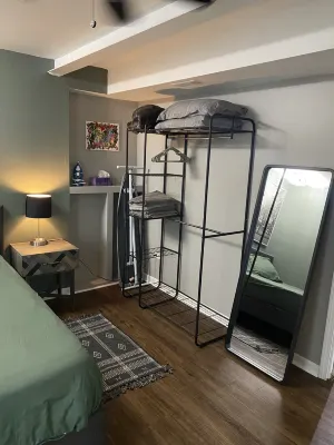 Charming retreat w/fireplace