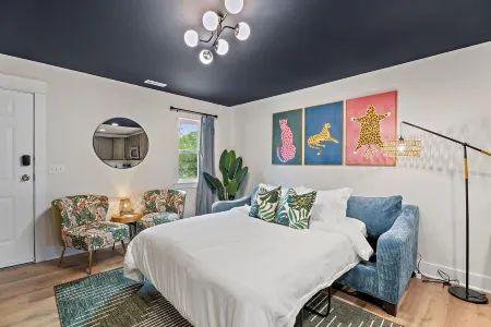 NEW ~ Charming, Cozy Apt DWTN Murfreesboro, TN Отели рядом с достопримечательностью «The Ascent»