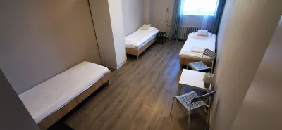 Hostel Warszawa Powstaniec  호텔