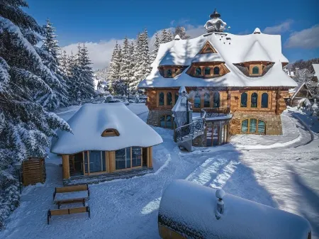 Rich Witch Villa&Spa Отели в г. Косцелиско