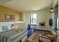 Moxy Phoenix Downtown - 3 звезды