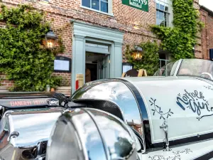 NoTwenty9 Bar and Restaurant