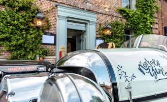 NoTwenty9 Bar and Restaurant