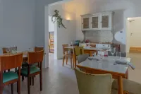 Cenoura-Brava Villas & Suites. Hotels in Canaviais