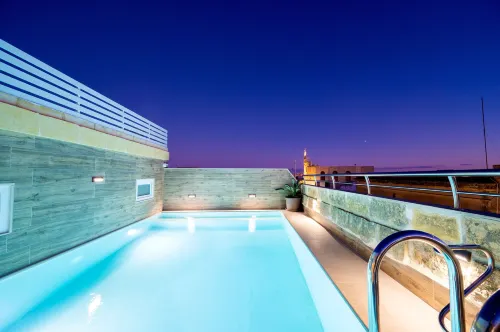 C4 Retreats Gozo - Pool