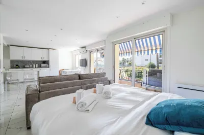 Modern and Cosy Studio- AC- 4P- Cannes Hotels in Pointe Croisette