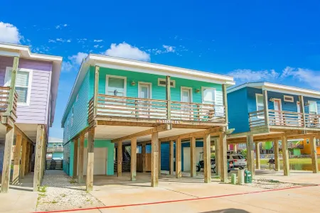 A Shore Bet - fishing pond, near the beach, outdoor lounge spaces, shared pool! Отели рядом с достопримечательностью «Fly It Port ' A»