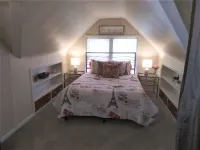 Charming 4-bedroom house in delightful Brooklyn with WiFi, AC