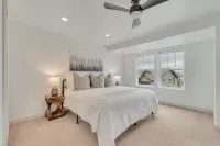 Spacious 4 bedroom townhome in Park City with private Hot Tube