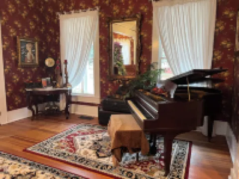 Benefield House Bed & Breakfast Hotels in Jefferson