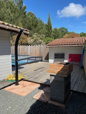 Near Soulac/mer 50M² air-conditioned chalet with private heated indoor pool