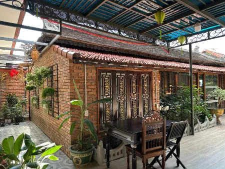 Mai Viên Homestay & Restaurant Отели рядом с достопримечательностью «Quang Minh Temple»