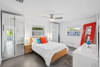 Waterfront Oasis w/ Pool + Sunset Views & Dock Hotels near Men Cigars