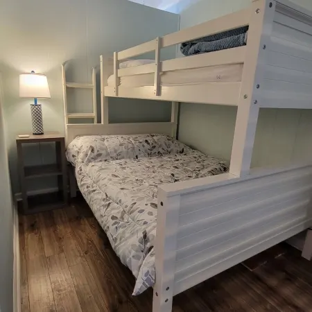 Best 1 Bedroom in SIC! 1 Block to the Beach.. A+ location .. Walk to Everything!