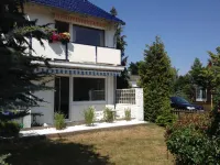 Vacation apartment in top location, terrace, WiFi, lockable bicycle shed Hotels near Hundestrand Grömitz