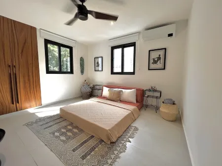 La Casa del Perro Rosa, Cancún Downtown Отели рядом с достопримечательностью «Catedral de la Santisima Trinidad»