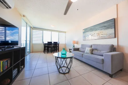 OCEAN FRONT 1BR w/ Pool & Parking @ Luquillo BEACH