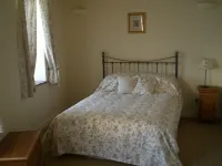 La Petite Boutique, 15thC stone cottage in medieval town, LOIRE VALLEY CASTLES