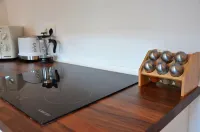 Charming Brick Wall Studio with patio in Belem