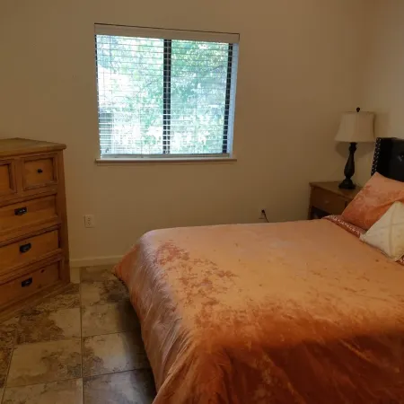 Awesome house & Kaweah River access and 5 miles to Sequoia Park