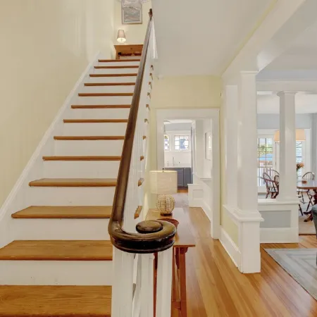 Historic & sunny home w/ Fireplace steps from USNA & Downtown Annapolis