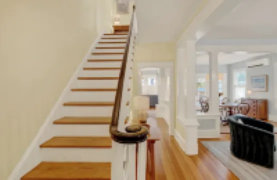 Historic & sunny home w/ Fireplace steps from USNA & Downtown Annapolis