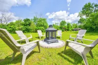 The Little Red Cottage - Ideal for long stays! Hotels in Fenelon Falls