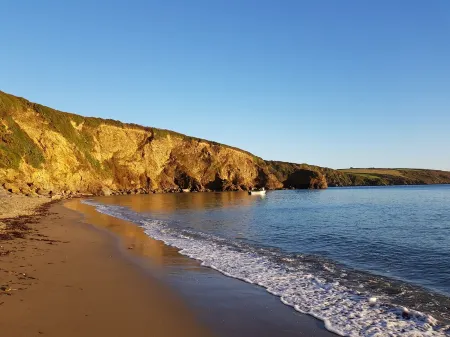 Walk to beach, village location, near Fowey and Eden Project