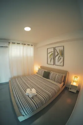Residence w. Private Terrace + Rooftop Hotels in Miramar