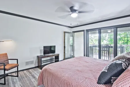 Contemporary 5 bedroom and 4 bath lake home