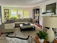 Spacious country retreat w/pool 10 minutes to downtown Madison! Pet friendly! - Boutique