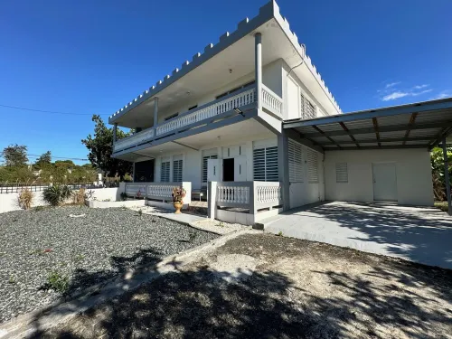 Spacious 3 bdr/2 bath apartment near Buye and La Mela, full A/C, WiFi, sleeps 8 Hotels in Miradero