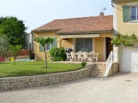 Air-conditioned villa, private pool 100m from the start of the Mont Ventoux climb Hotels in Malaucene