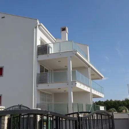 Penthouse with unobstructed sea views