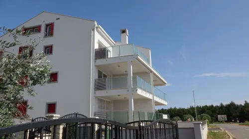 Penthouse with unobstructed sea views